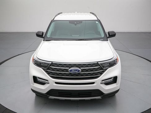 Certified 2024 Ford Explorer XLT w/ Equipment Group 202A AWD/4WD image 9