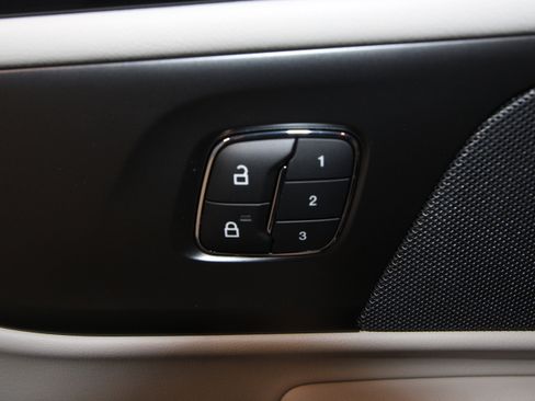 New 2026 Lincoln Nautilus Reserve image 8