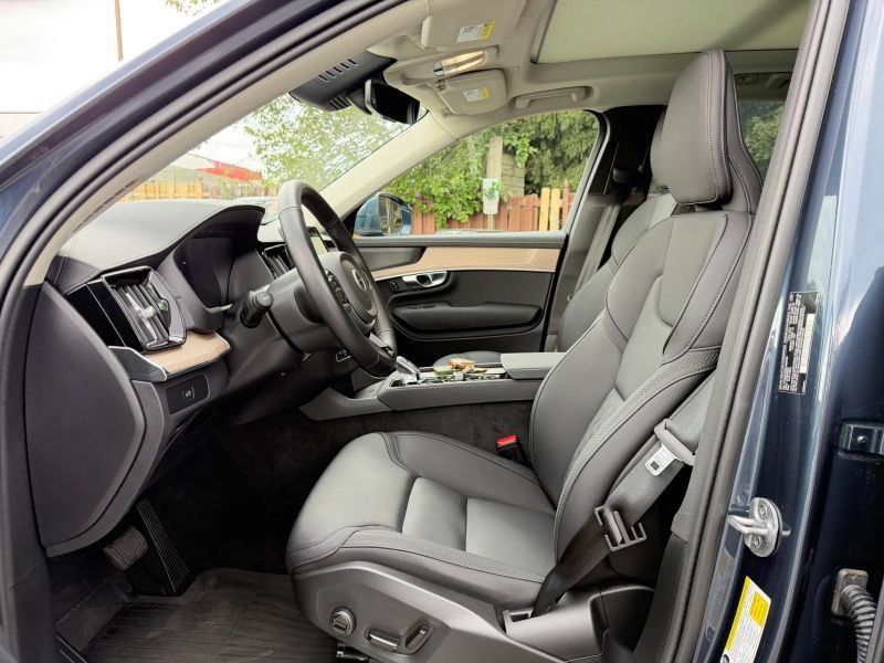Used 2025 Volvo XC90 B6 Plus w/ Protection Package Premier AWD/4WD image 11
