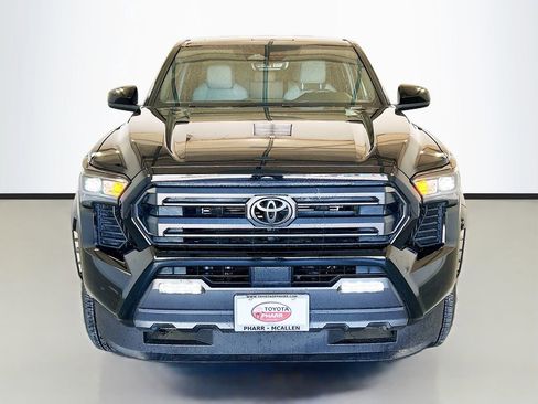 Used 2025 Toyota Tacoma SR5 AWD/4WD image 2