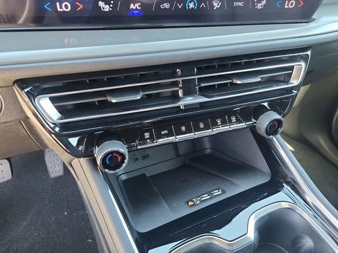 New 2026 Chevrolet Traverse LT image 34