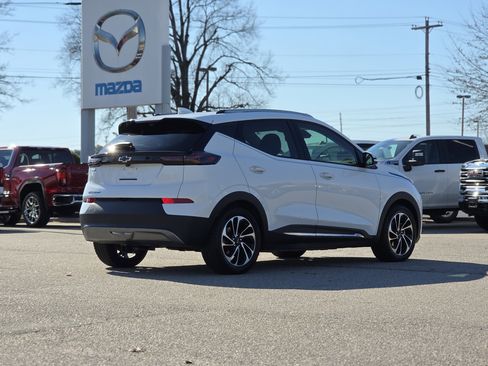 Used 2023 Chevrolet Bolt EUV Premier w/ Sun & Sound Package image 7