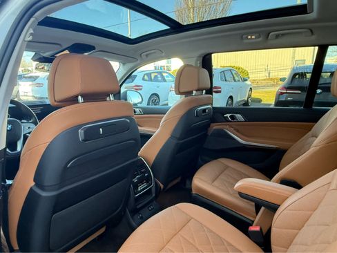 Used 2023 BMW X7 xDrive40i w/ Premium Package image 16
