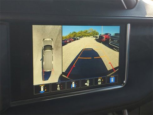 Used 2024 GMC Yukon XL Denali image 18