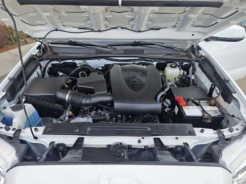 Used 2022 Toyota Tacoma TRD Off-Road image 29