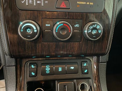 Used 2016 Chevrolet Traverse LT w/ Style and Technology Package FWD image 14