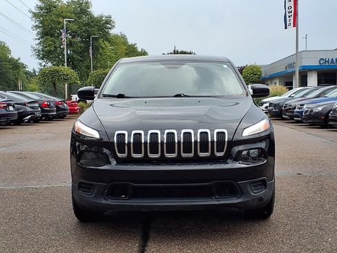 Used 2016 Jeep Cherokee Sport w/ Cold Weather Group AWD/4WD image 2