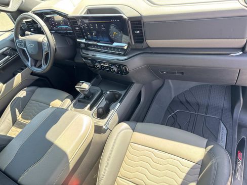 Used 2025 Chevrolet Silverado 1500 ZR2 w/ Technology Package image 27