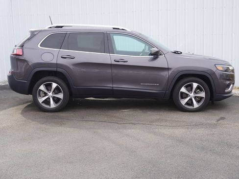 Used 2020 Jeep Cherokee Limited image 2