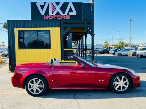 Used 2008 Cadillac XLR image 11