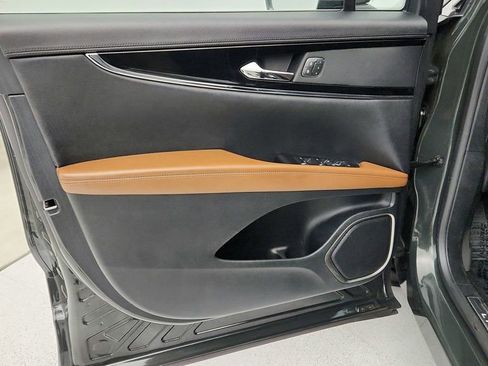 Used 2022 Lincoln Nautilus Reserve image 11