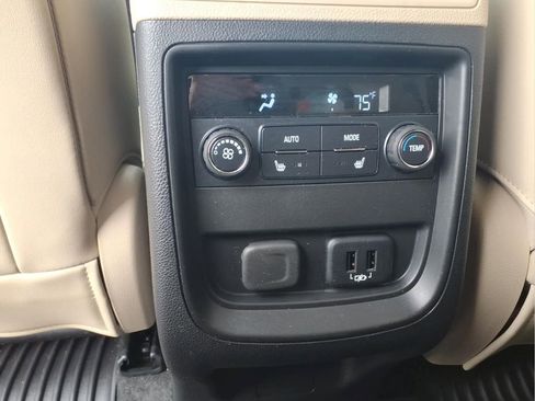 Certified 2017 Buick Envision Essence FWD image 19