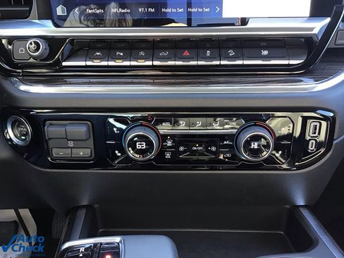 Used 2025 Chevrolet Silverado 1500 LT image 41