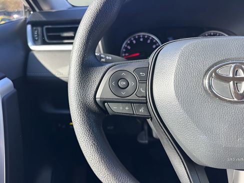Used 2022 Toyota RAV4 XLE image 15