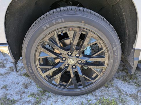 Used 2022 Chevrolet Silverado 1500 LTZ w/ LTZ Premium Package AWD/4WD image 11