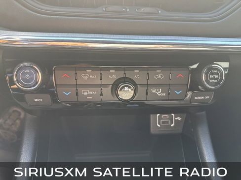 Used 2022 Jeep Compass Limited image 7