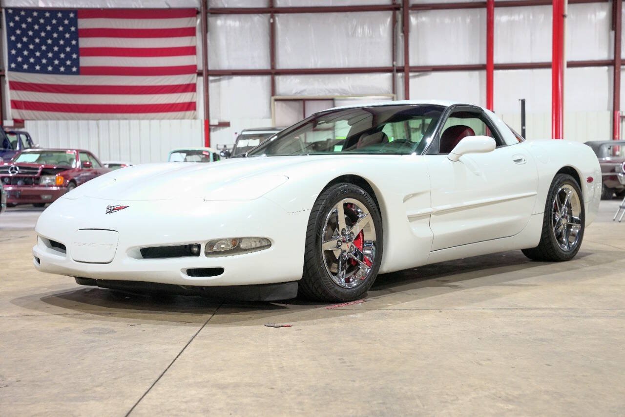 Used 1998 Chevrolet Corvette Coupe w/ Memory Pkg RWD image 1
