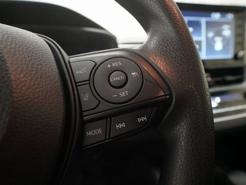 Used 2022 Toyota Corolla LE image 18