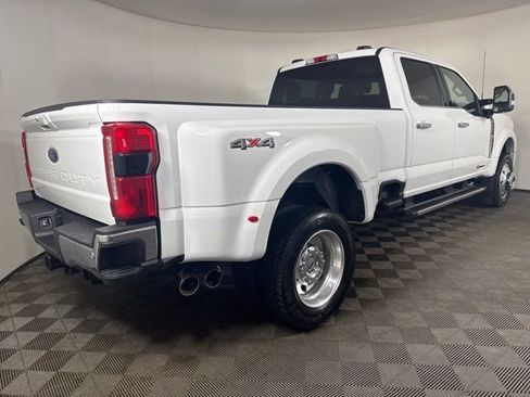 Certified 2025 Ford F450 Lariat w/ Chrome Package image 3