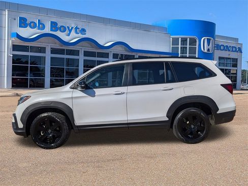 Certified 2022 Honda Pilot TrailSport image 2