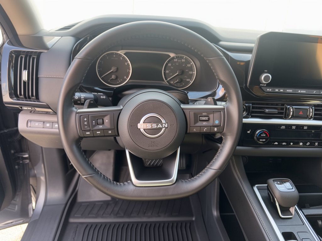 Certified 2025 Nissan Pathfinder SV FWD image 14