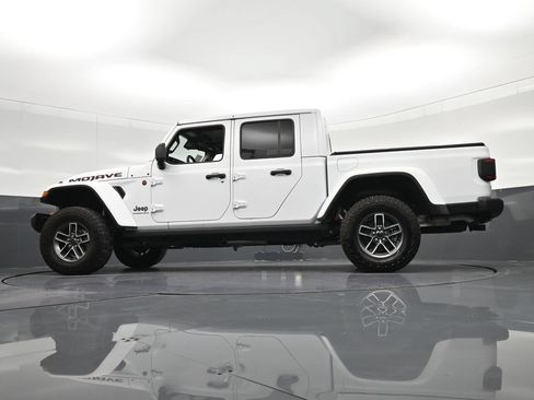 Used 2025 Jeep Gladiator Mojave w/ Convenience Group AWD/4WD image 34