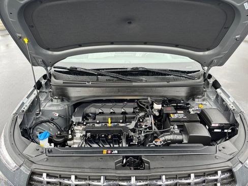 Used 2025 Hyundai Venue SEL image 30