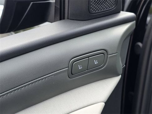 New 2025 Hyundai Tucson Limited image 23