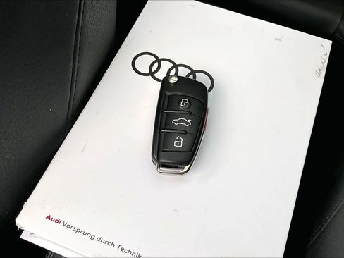 Used 2018 Audi Q3 2.0T Premium w/ Convenience Package image 14