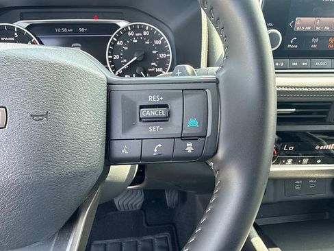 Used 2025 Nissan Rogue SV AWD/4WD image 30
