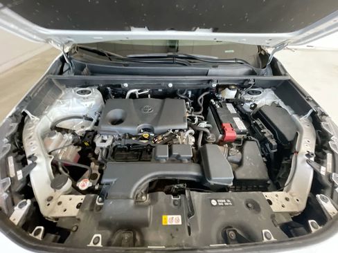 Used 2025 Toyota RAV4 XLE image 25
