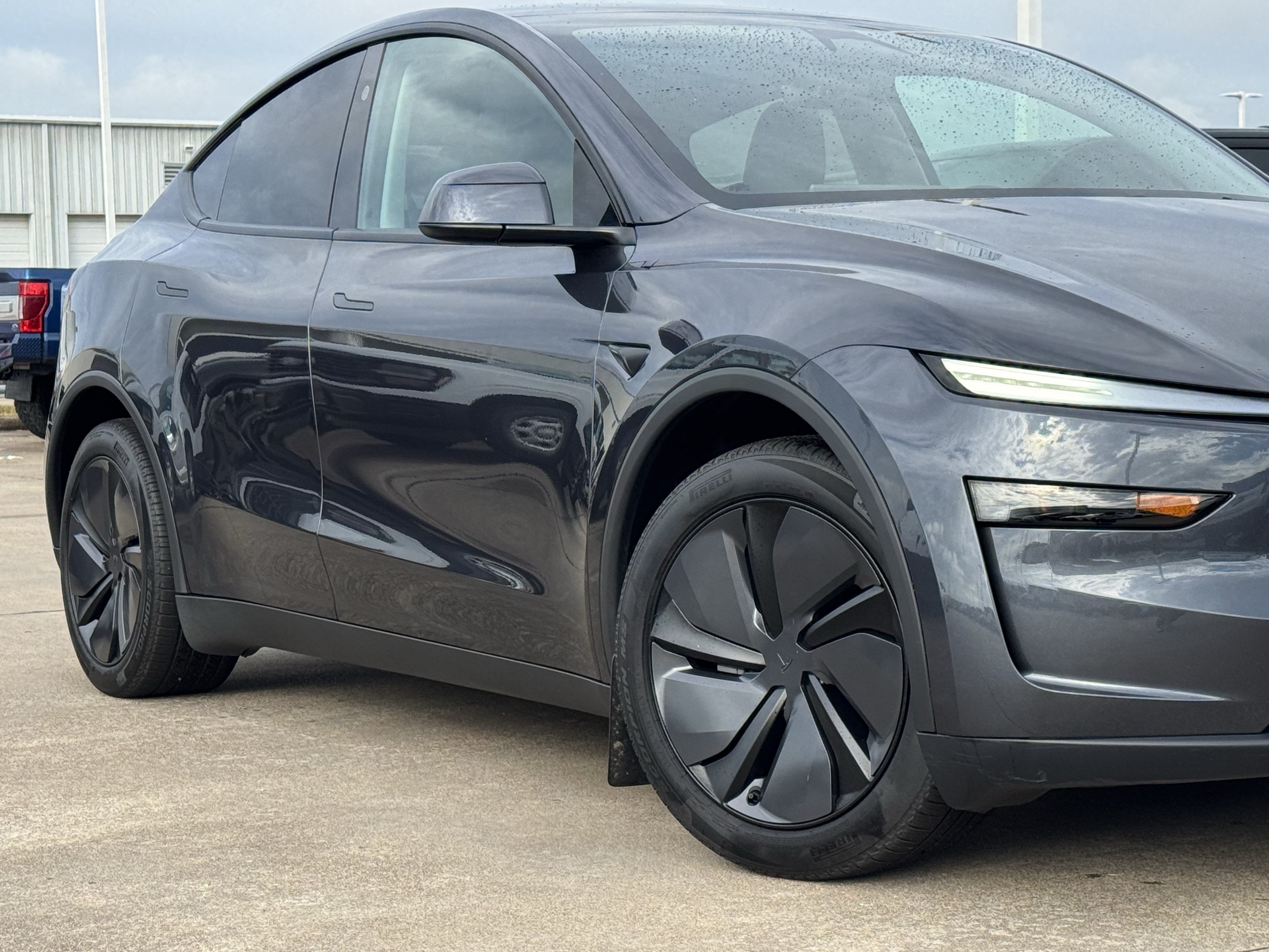Used 2026 Tesla Model Y Long Range AWD/4WD image 3