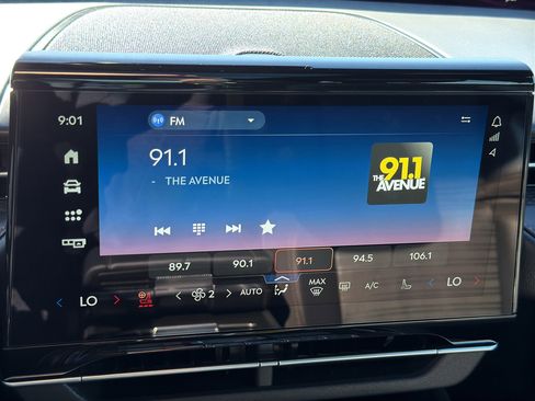Used 2024 Lincoln Nautilus Reserve w/ Equipment Group 203A AWD/4WD image 17