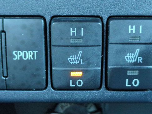 Used 2015 Toyota RAV4 Limited w/ Outdoor Package AWD/4WD image 23