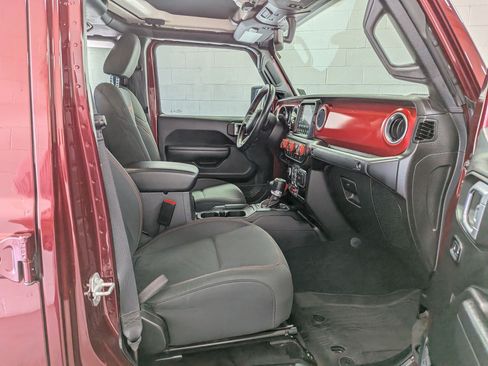 Used 2022 Jeep Gladiator Rubicon w/ Trailer Tow Package AWD/4WD image 33