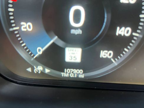 Used 2018 Volvo XC90 T6 Momentum w/ Convenience Package AWD/4WD image 18