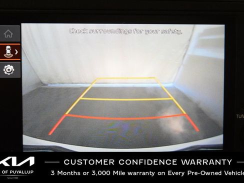 Used 2024 Kia Carnival LX FWD image 23