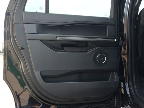 Used 2021 Ford Expedition Max XLT AWD/4WD image 29
