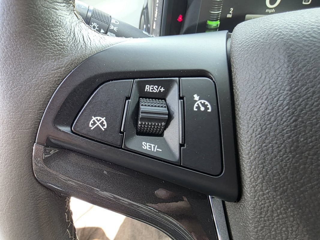 Used 2014 Chevrolet Volt w/ Enhanced Safety Package 1 FWD image 27