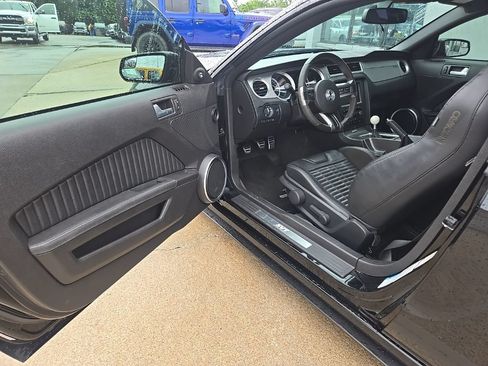 Used 2013 Ford Mustang Shelby GT500 RWD image 35
