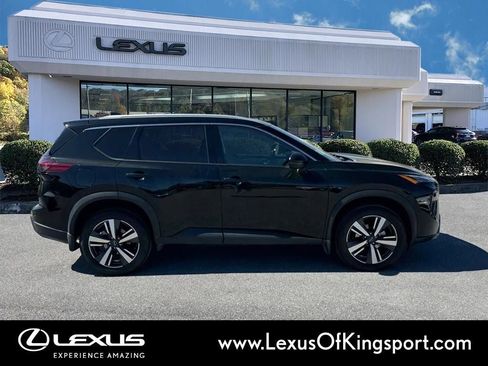 Used 2024 Nissan Rogue SL AWD/4WD image 6