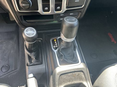 Used 2021 Jeep Wrangler Sport image 22