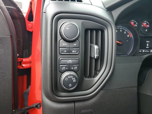 Used 2023 Chevrolet Silverado 1500 Custom w/ LPO, Dark Essentials Package AWD/4WD image 17