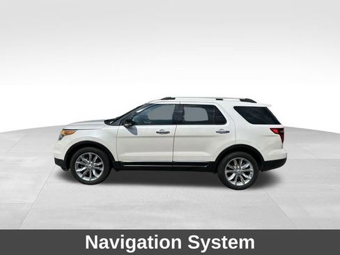 Used 2014 Ford Explorer XLT w/ Equipment Group 202A image 2