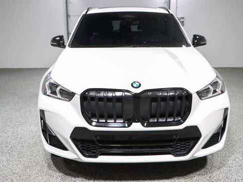 Used 2023 BMW X1 xDrive28i w/ Premium Package AWD/4WD image 4