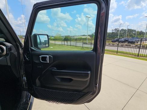 Used 2018 Jeep Wrangler Unlimited Sport S AWD/4WD image 21