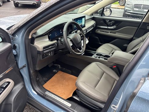 New 2026 Lincoln Corsair Premiere image 25