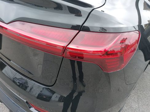 Used 2024 Audi Q8 e-tron Premium Plus w/ Premium Plus Package AWD/4WD image 39