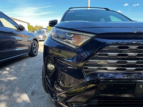 Used 2019 Toyota RAV4 XSE image 5