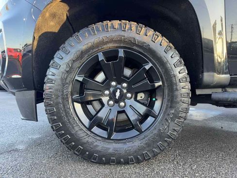 Used 2021 Chevrolet Colorado Z71 w/ Z71 Midnight Edition image 9